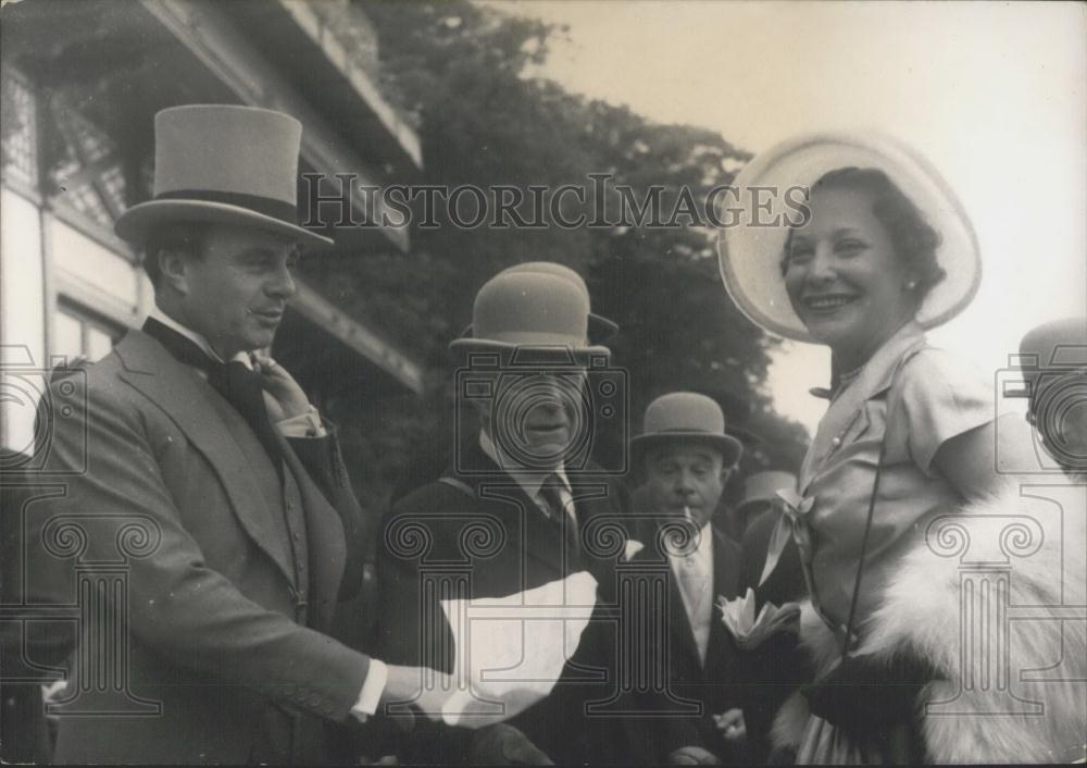 1955 Press Photo Madame Suzy Volterra &amp; Aly Khan &amp; Luzarches D&#39;Azay - Historic Images