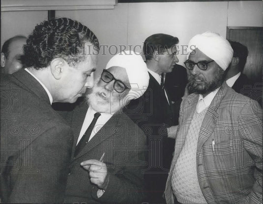 1972 Press Photo Sir Keith Opens Social Center at Southall - Historic Images