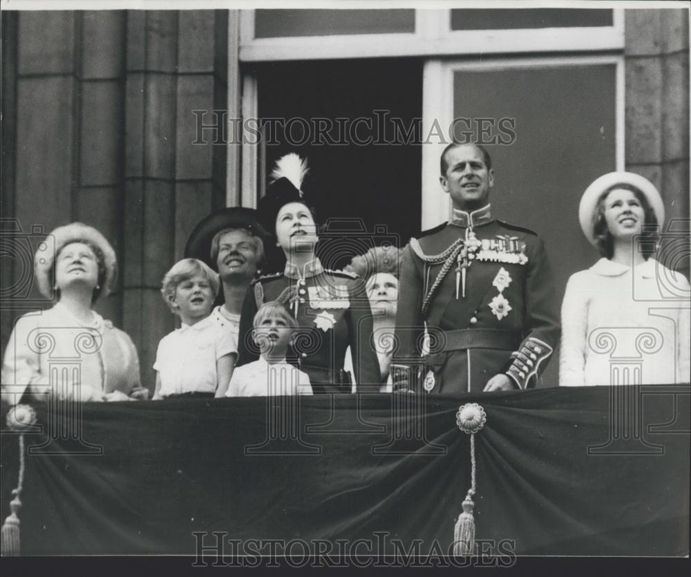 1967 Press Photo Queen Elizabeth Queen Mother Earl of St Andrews &amp; Prince Edward - Historic Images