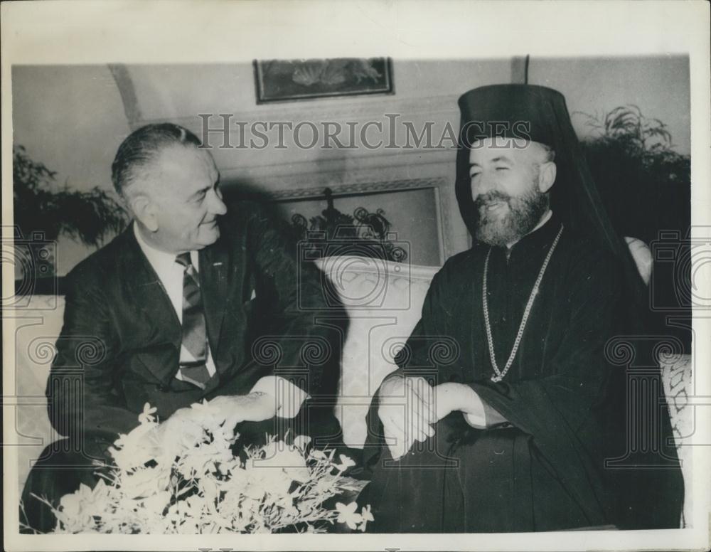 1962 Press Photo Vice President Lyndon Johnson and Archbishop Makarios - Historic Images