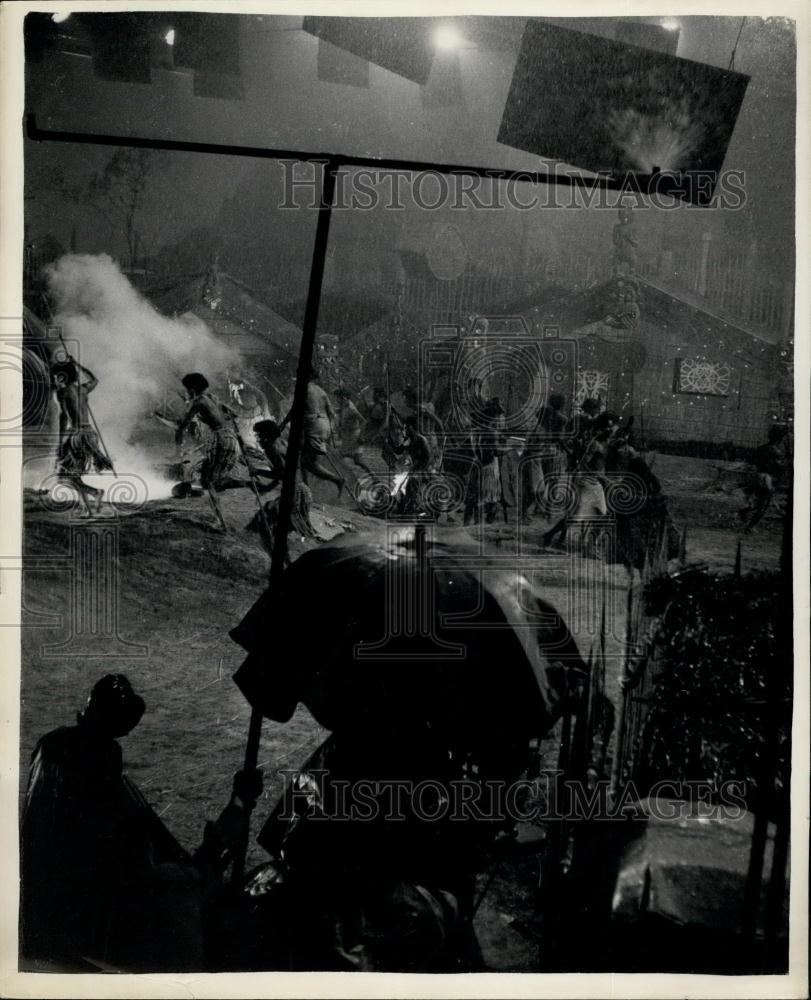 Press Photo Filming of movie "The Seekers" - Historic Images