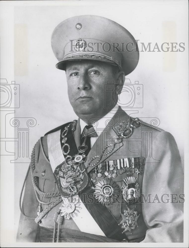 Press Photo Presidential Candidate of National Union Party Manuel Odri ...