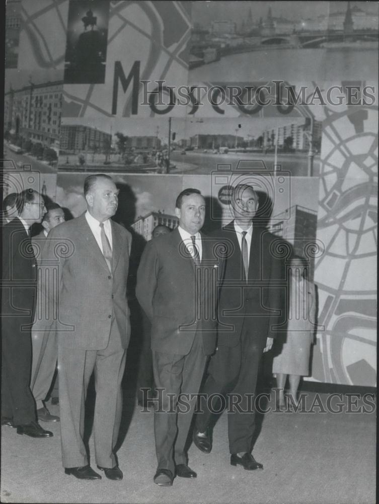 1961 Press Photo Prime Minister Michel Debre Pays Visit To Soviet Exhibition - Historic Images