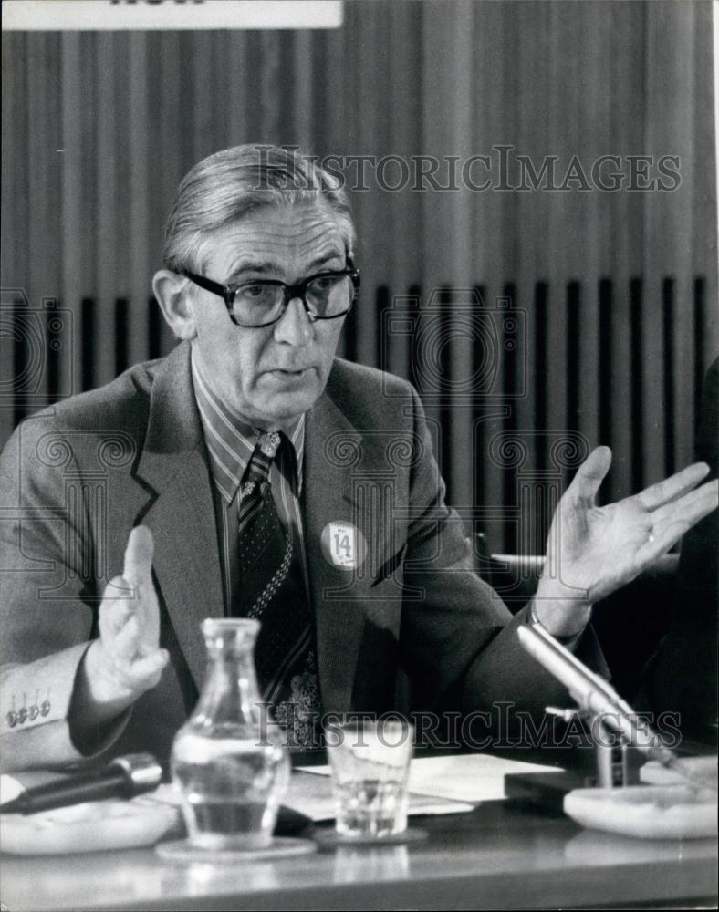 1980 Press Photo General Secretary of TUC Len Murray at Press Conference - Historic Images