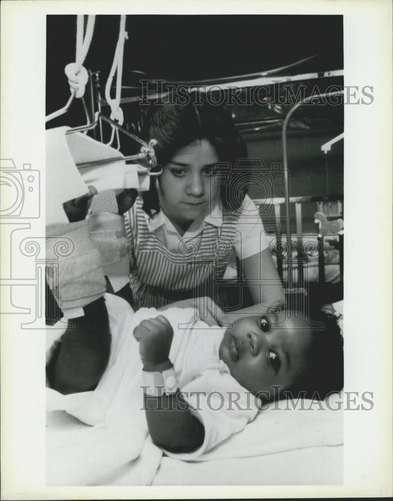 Press Photo High School Volunteers - Historic Images