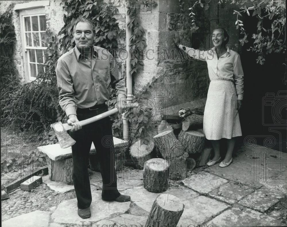 Press Photo Peter Parker, The New Chairman Of British Rail, Wife & An Axe - Historic Images