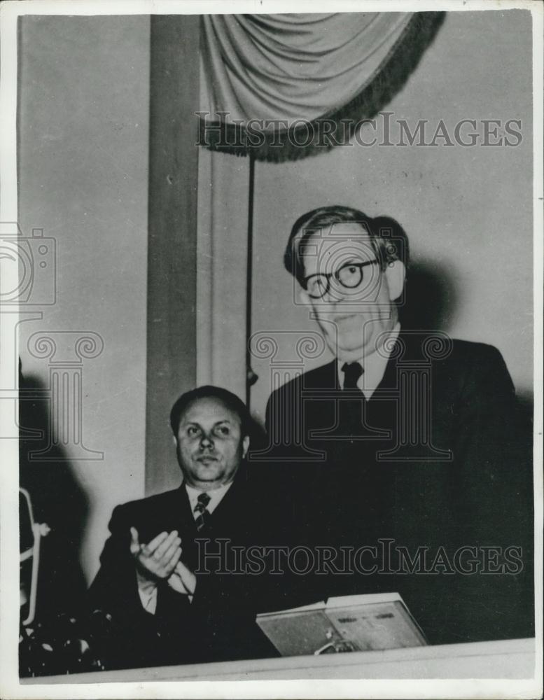 1954 Press Photo Professor John Desmond Bernal Moscow - Historic Images