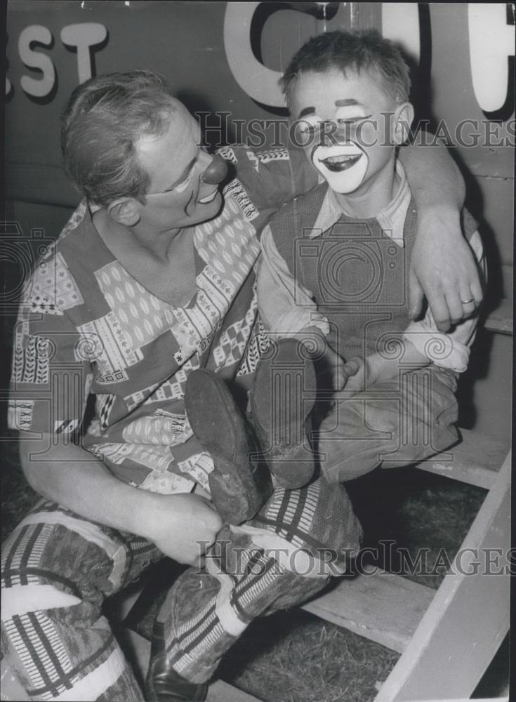 1959 Press Photo Thirteen year old Brian - Stowed away with the circus - Historic Images