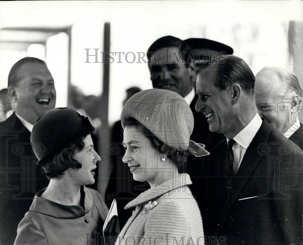 1966 Press Photo Queen accompanied by Prince Philip Opened Bridge - Historic Images