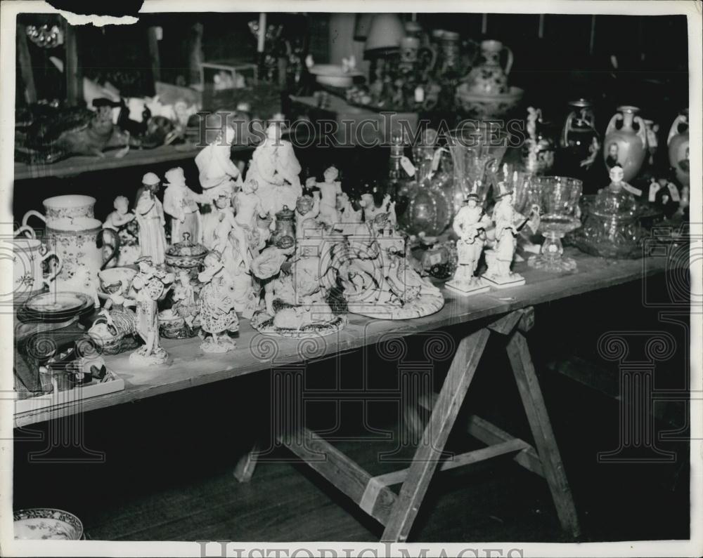 Press Photo rare and valuable Porcelain pieces including Dresden Ghines - Historic Images