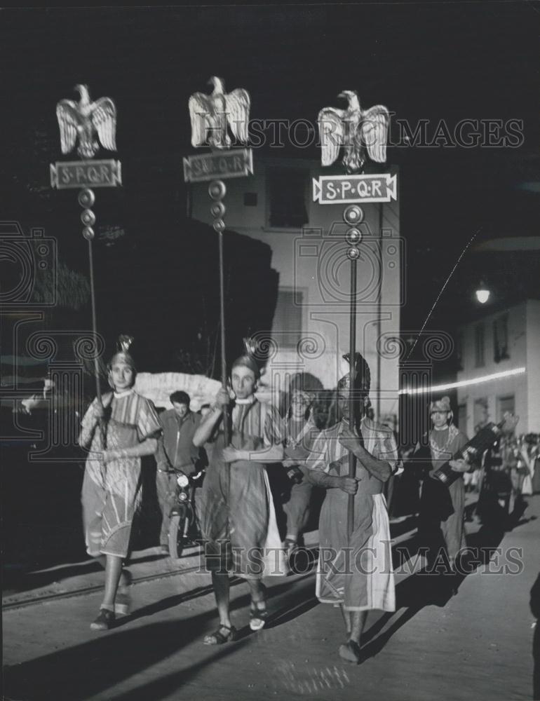 Press Photo Passion of Christ play parade - Historic Images