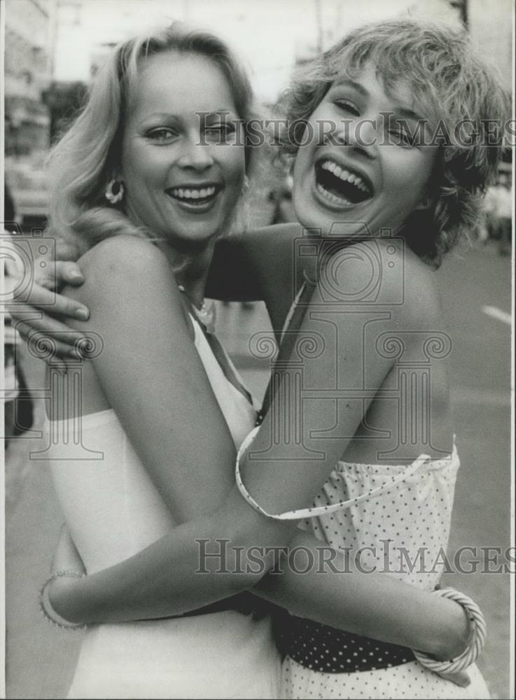 Press Photo Gina Jansen and Sabine Wollin - Historic Images