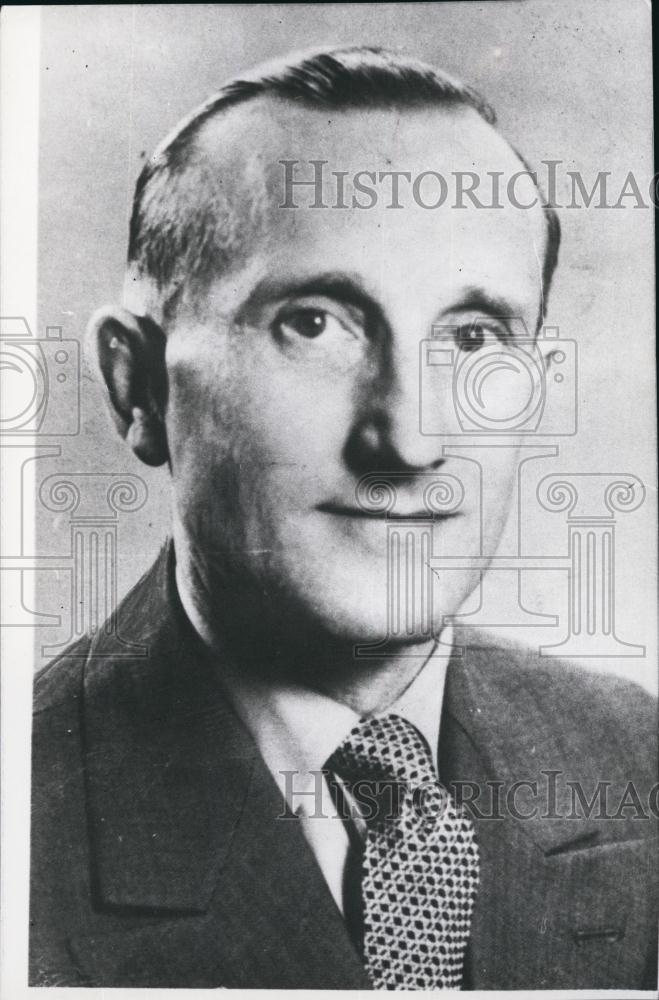 1958 Press Photo Dr Erwin Neumann - Historic Images