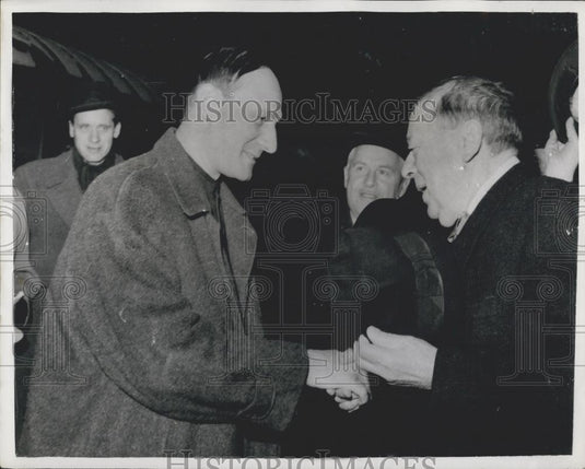 1958 Press Photo Nobel Peace Prize for Belgian Dominican Priest - Historic Images