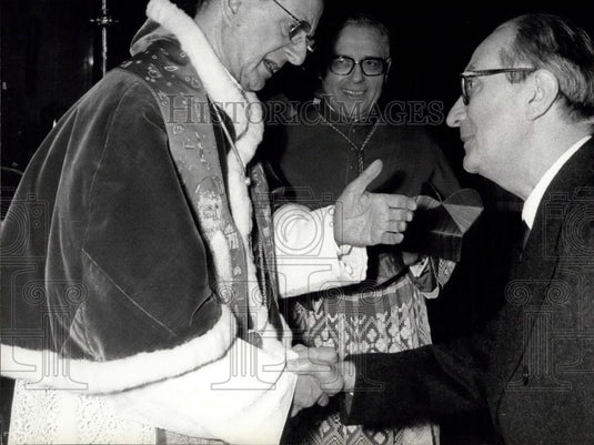 1977 Press Photo Mayor Rome Giulio Carlo Argan Pope Paul VI Mass Day Peace - Historic Images