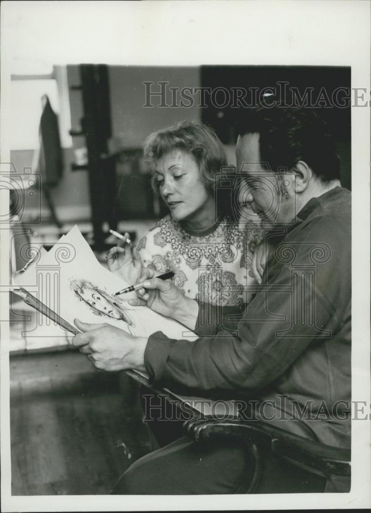 1959 Press Photo The Italian artist, Annigon, and Italian actress, Isa Miranda - Historic Images