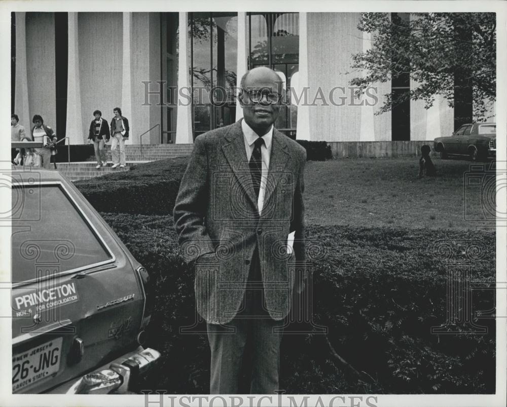 1979 Press Photo Sir Arthur Lewis At Woodrow Wilson School Princeton Campus - Historic Images