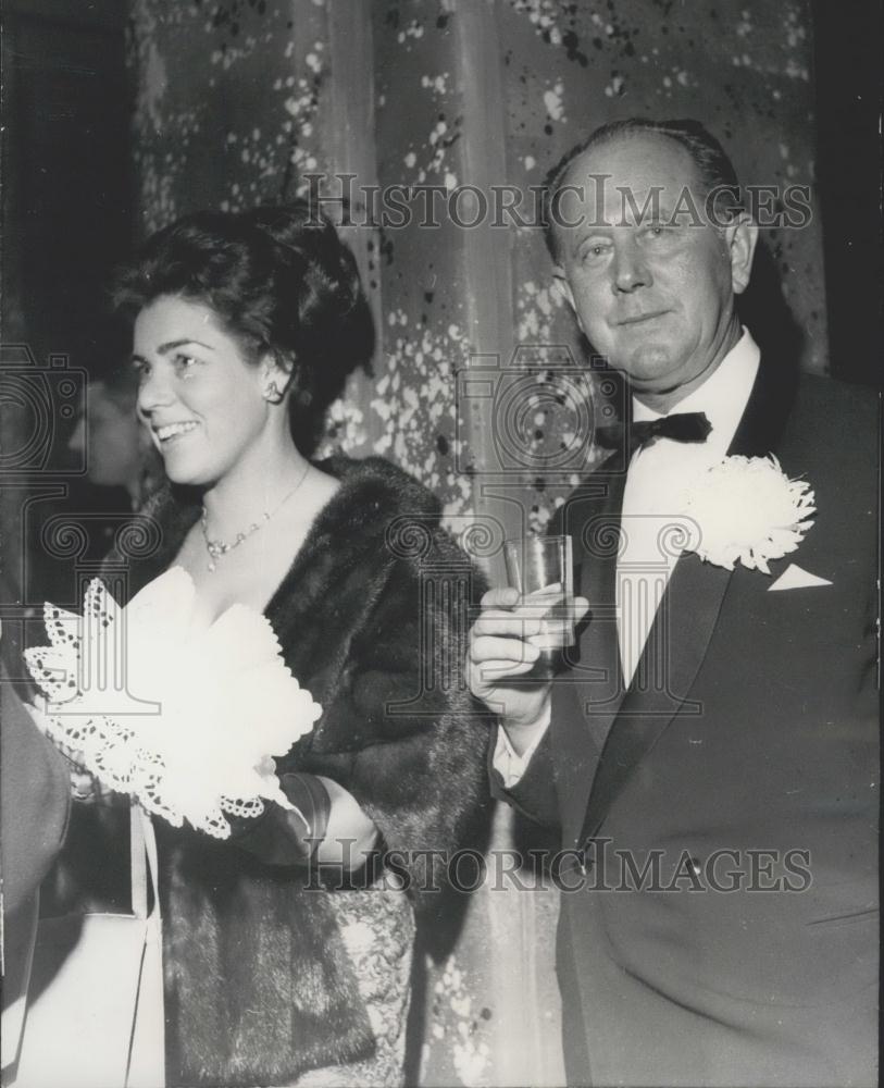 1965 Press Photo Dr. Josef Issels At The Madame Ball - Historic Images