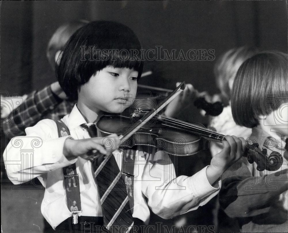 1979 Press Photo Infant Musicians ,Tetsuro Matsui,6, and Laurie Summers , 5, - Historic Images