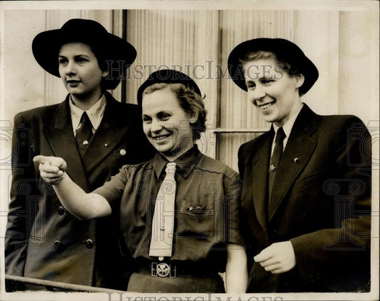 1953 Press Photo Klara Hummel, Ida Plesser, Frau Ingerborg Dederding, Girl Scout - Historic Images