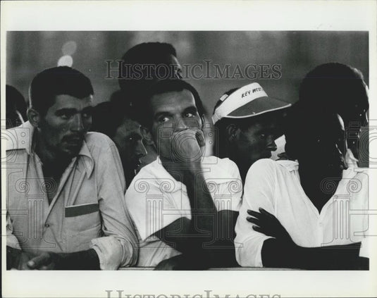 Press Photo Cuban Refugees Stand Around & Await Transfer - Historic Images
