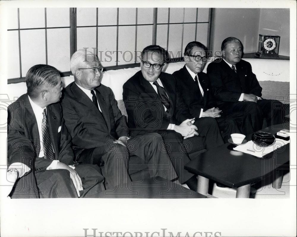 1972 Press Photo Secretary State Kissinger Former Foreign Ministers Aichi Miki - Historic Images