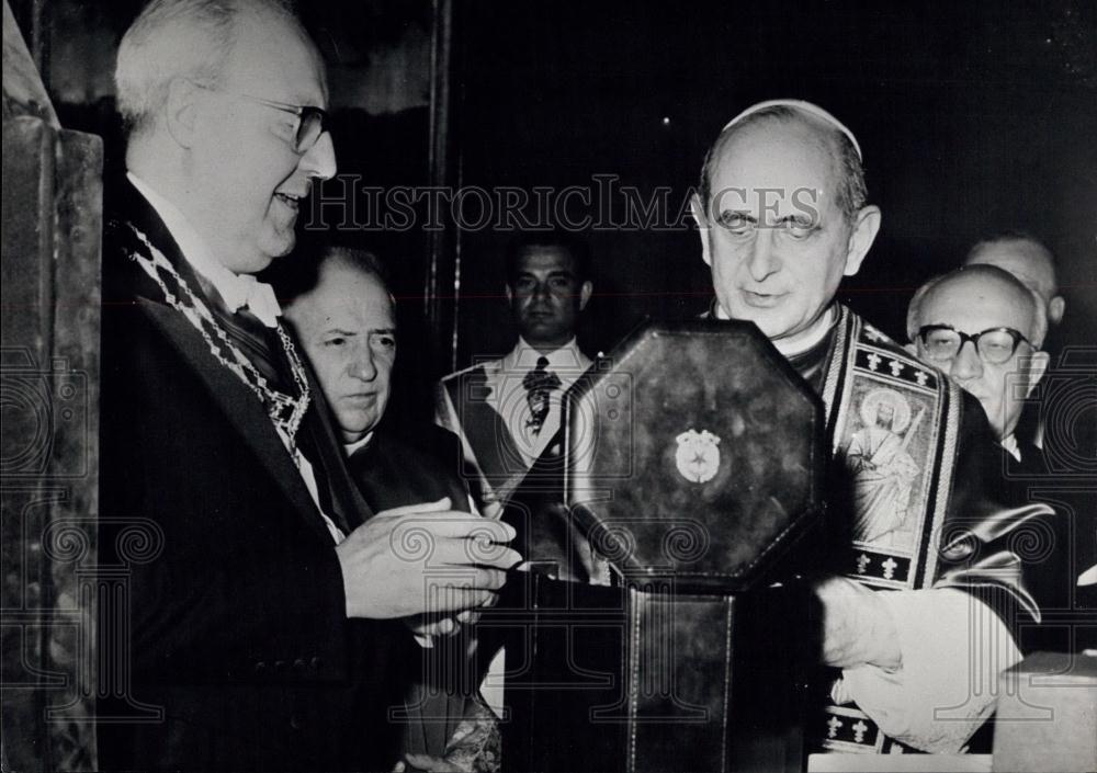 1965 Press Photo Italian President Giuseppe Saragat, Pope, Vatican, Catholic - Historic Images