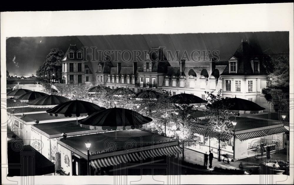 1958 Press Photo Fontainbleau Palace Overview Floodlit Ideal Homes Exhibition - Historic Images