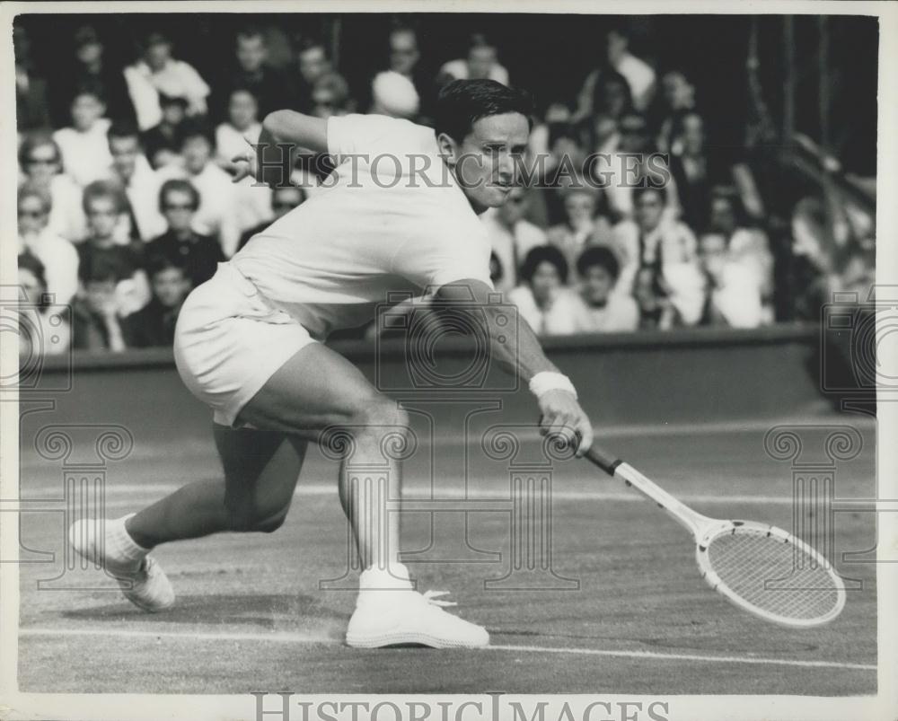 1963 Press Photo Roy Emerson, (Australia) at Wimbledon tennis championships - Historic Images
