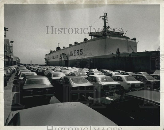 Press Photo Ocean Liner -Ugland In Dock Next Many Cars - Historic Images