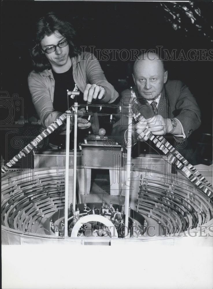 1974 Press Photo Mr. Herbert Guth, 59, of Friedrichsdorf Seulberg Circus Owner - Historic Images