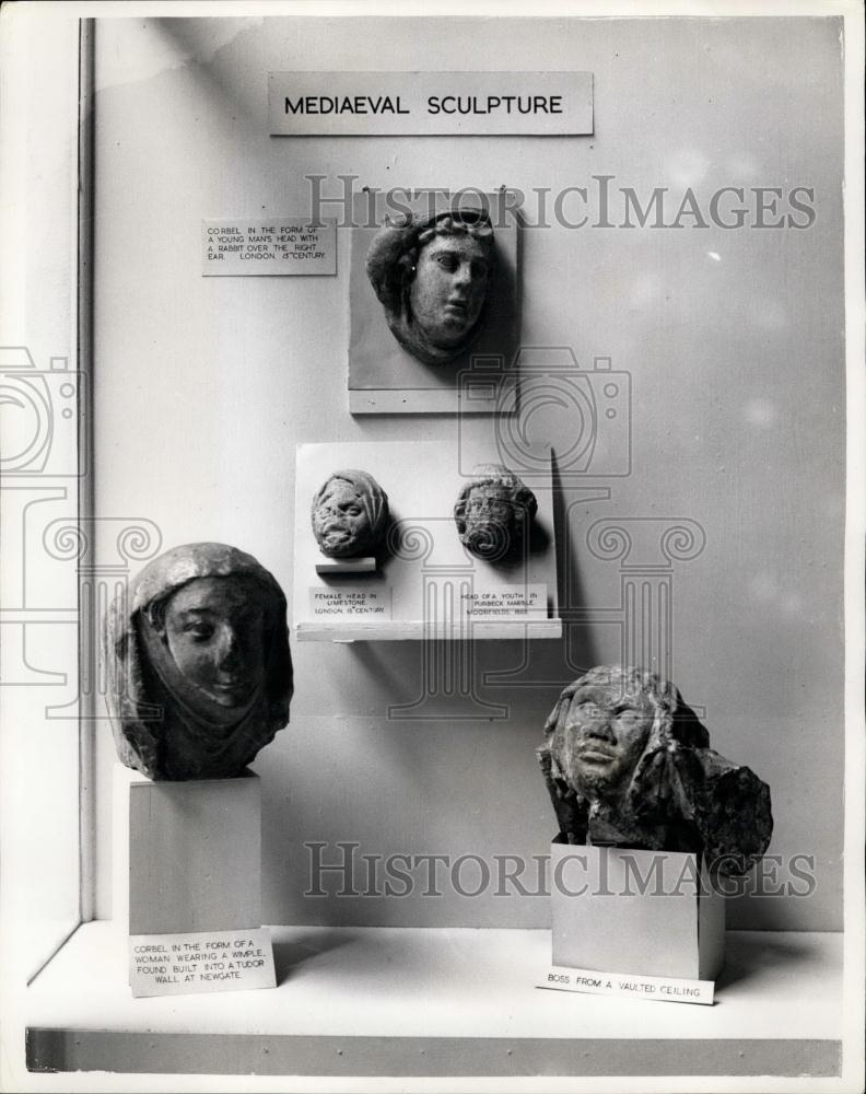 1955 Press Photo Mediavel sculpture from the city of London - Historic Images