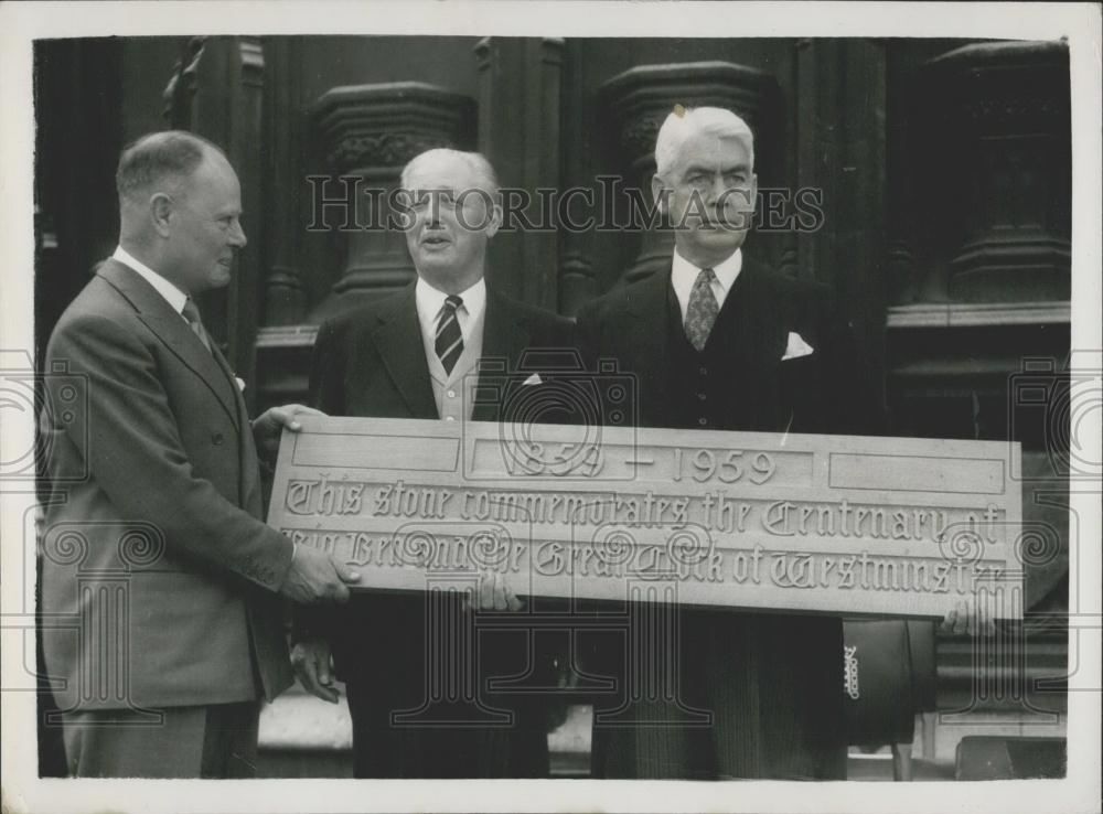 1959 Press Photo Mr W.S. Morrison & Mr Hugh Molson with Plaque - Historic Images