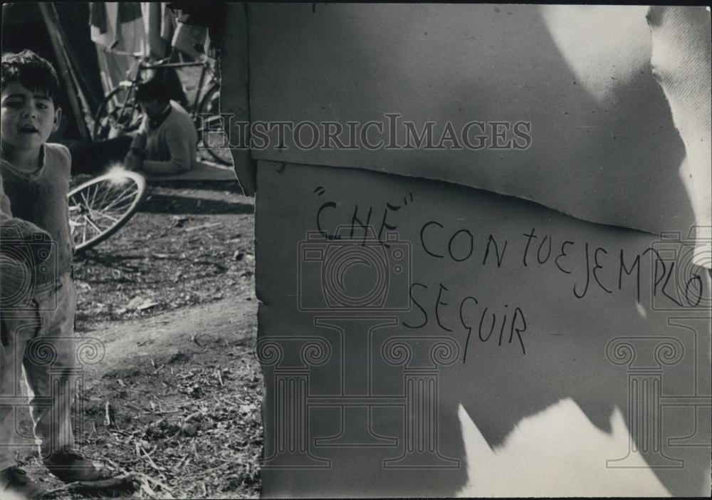 1970 Press Photo Squatters from Santiago&#39;s La Subversiva&quot; - Historic Images