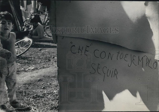 1970 Press Photo Squatters from Santiago's La Subversiva" - Historic Images