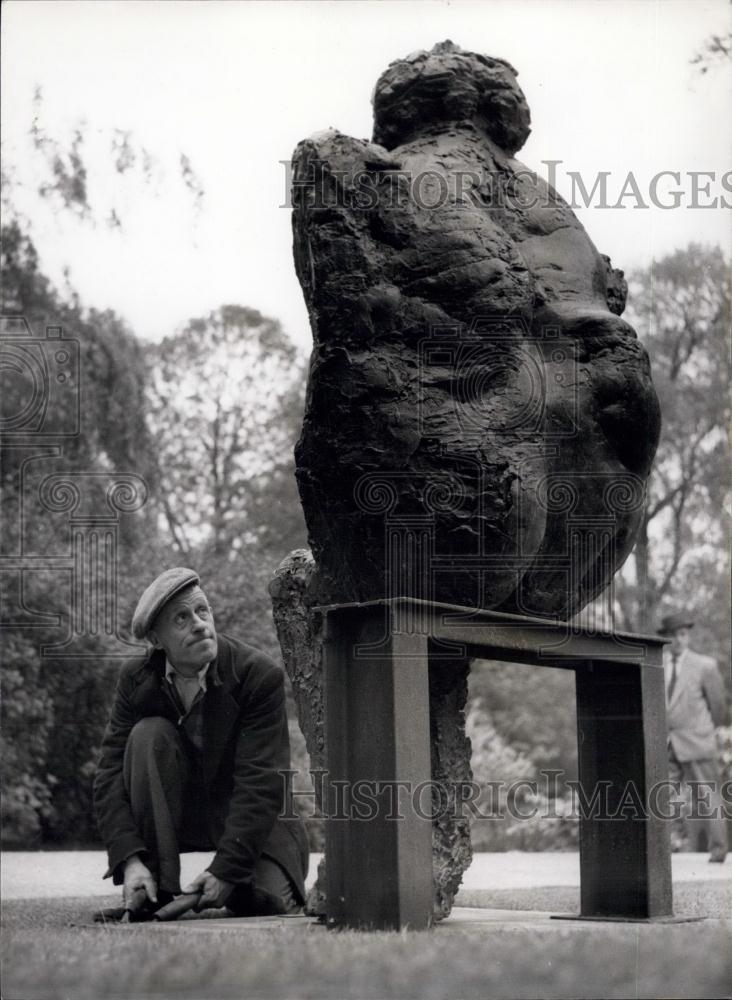 1960 Press Photo Exhibition of Sculpture in Battersea Park - Historic Images