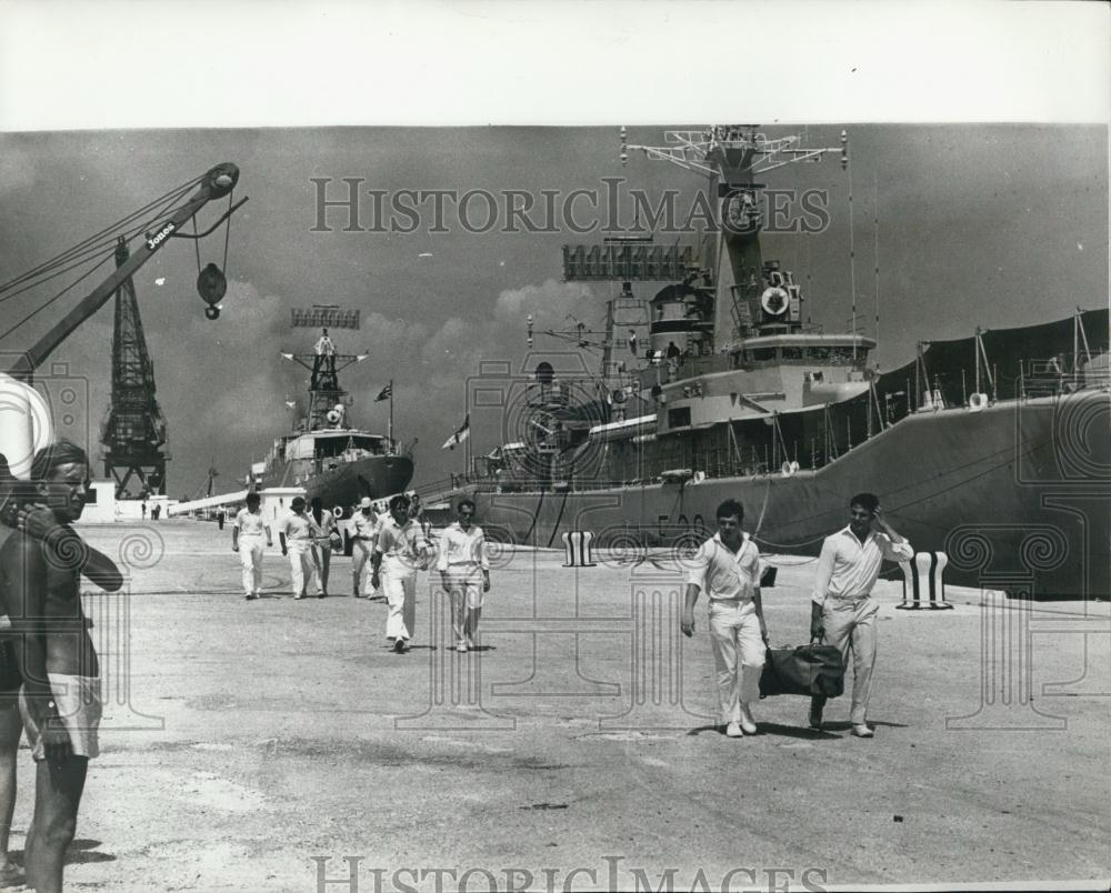 1969 Press Photo Royal Marines, HMS Arethusa, Bermuda - Historic Images