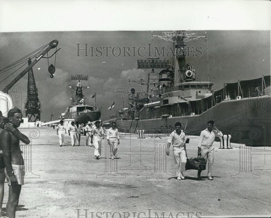 1969 Press Photo Royal Marines, HMS Arethusa, Bermuda - Historic Images