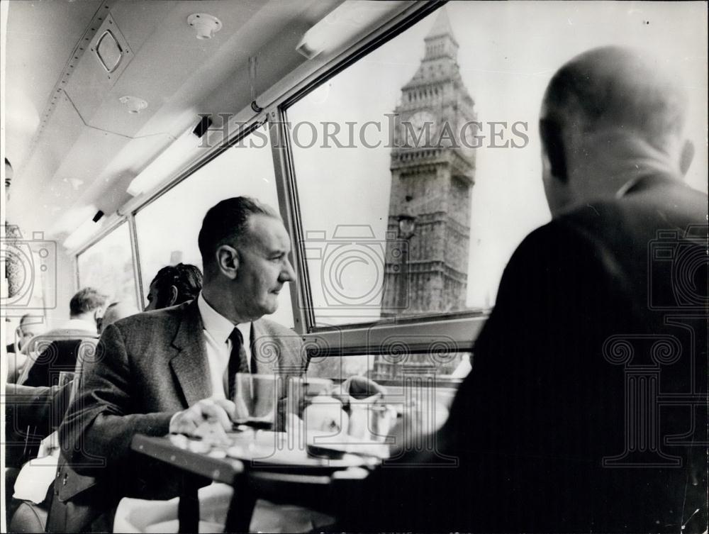 Press Photo Big Ben in the Background of the Upper Crust Double-Deck Bus - Historic Images