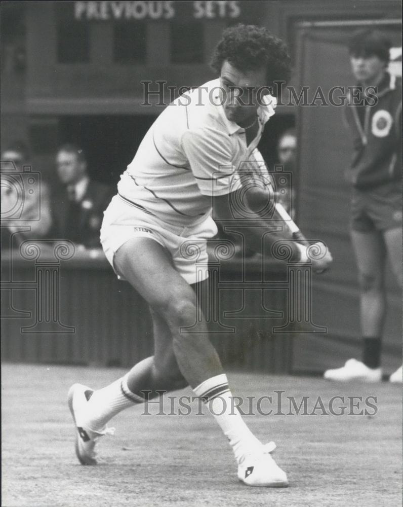 1981 Press Photo Wimbledon Mens Singles Action Shot Player J Ciero - Historic Images