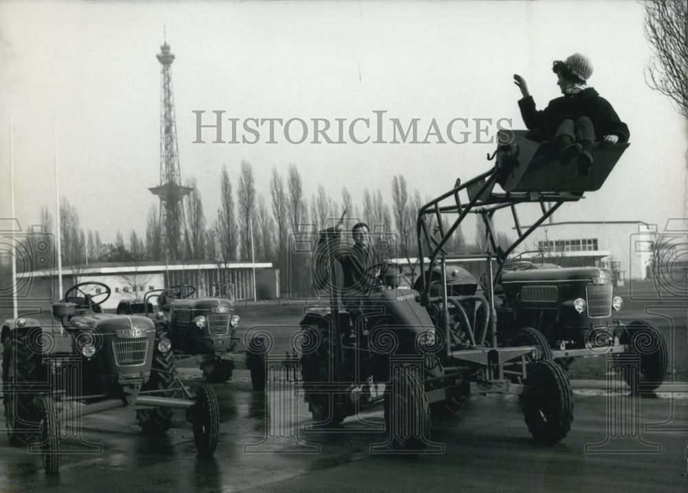 1960 Press Photo ''Green Week'' at Germany's International Agriculture Exhibiti - Historic Images