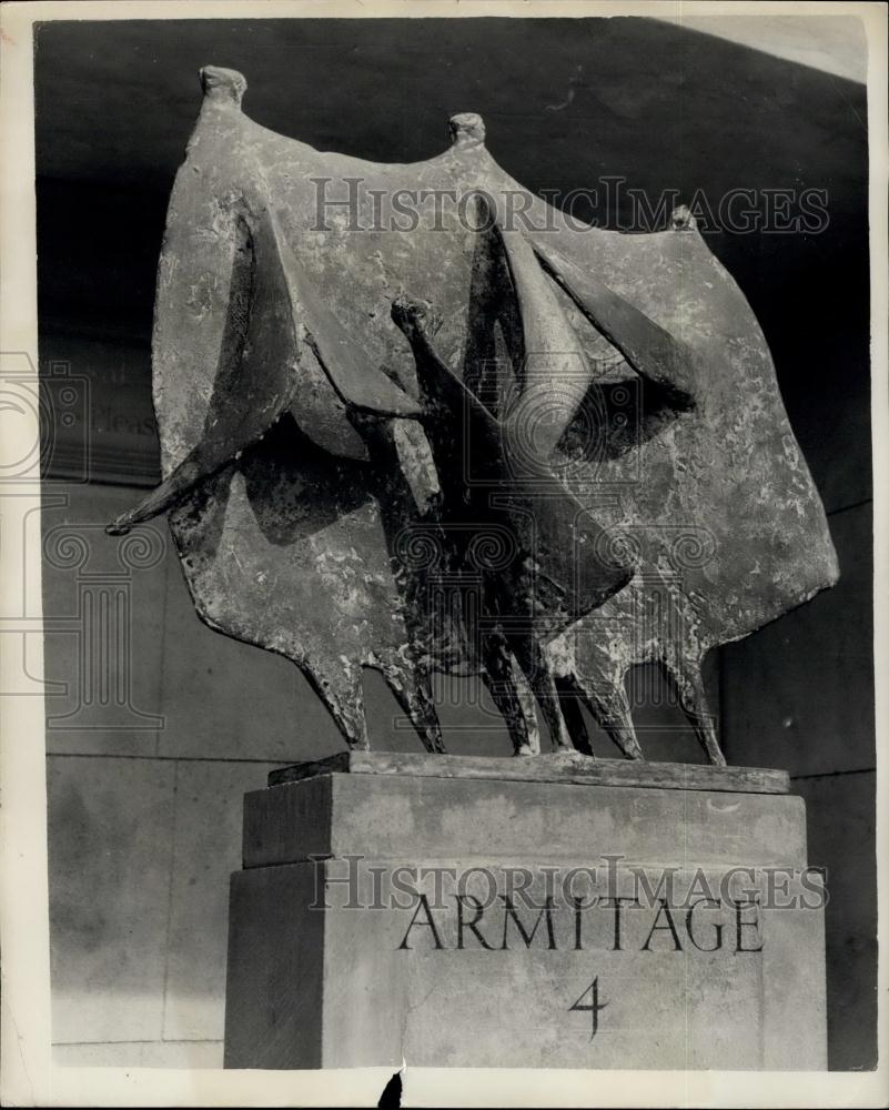 1954 Press Photo Open Air Sculpture Exhibition At Holland Park - Historic Images