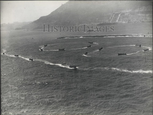 1959 Press Photo French Navy Parade in front of Oran harbor - Historic Images