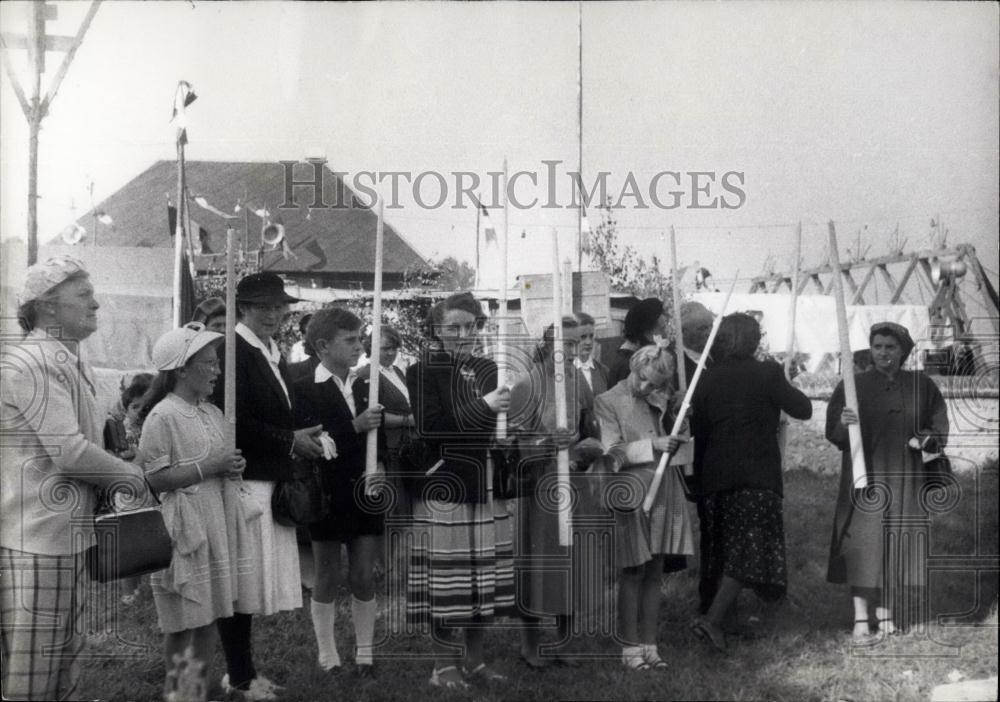 Press Photo Old Custom Revived Normandy Parishioners Holding Candles - Historic Images