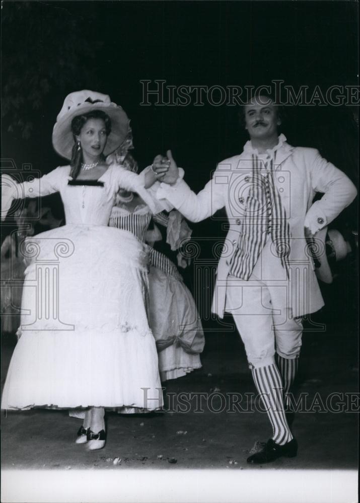 Press Photo Man And Woman Dancing In French Colonial Dress - Historic Images