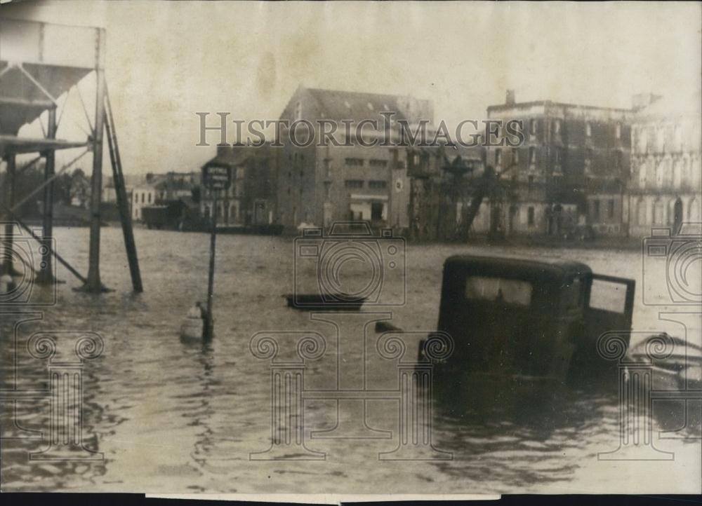 1957 Press Photo Floods in Brittany, - Historic Images