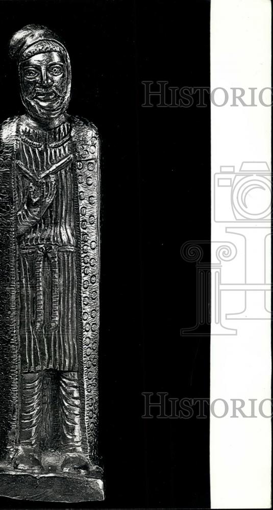 1979 Press Photo Gold Figure of a man stolen in London - Historic Images