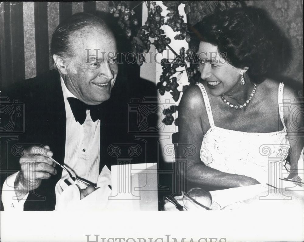 1980 Press Photo Bob Hope &amp; Princess Margaret sharing jokes at charity dinner - Historic Images