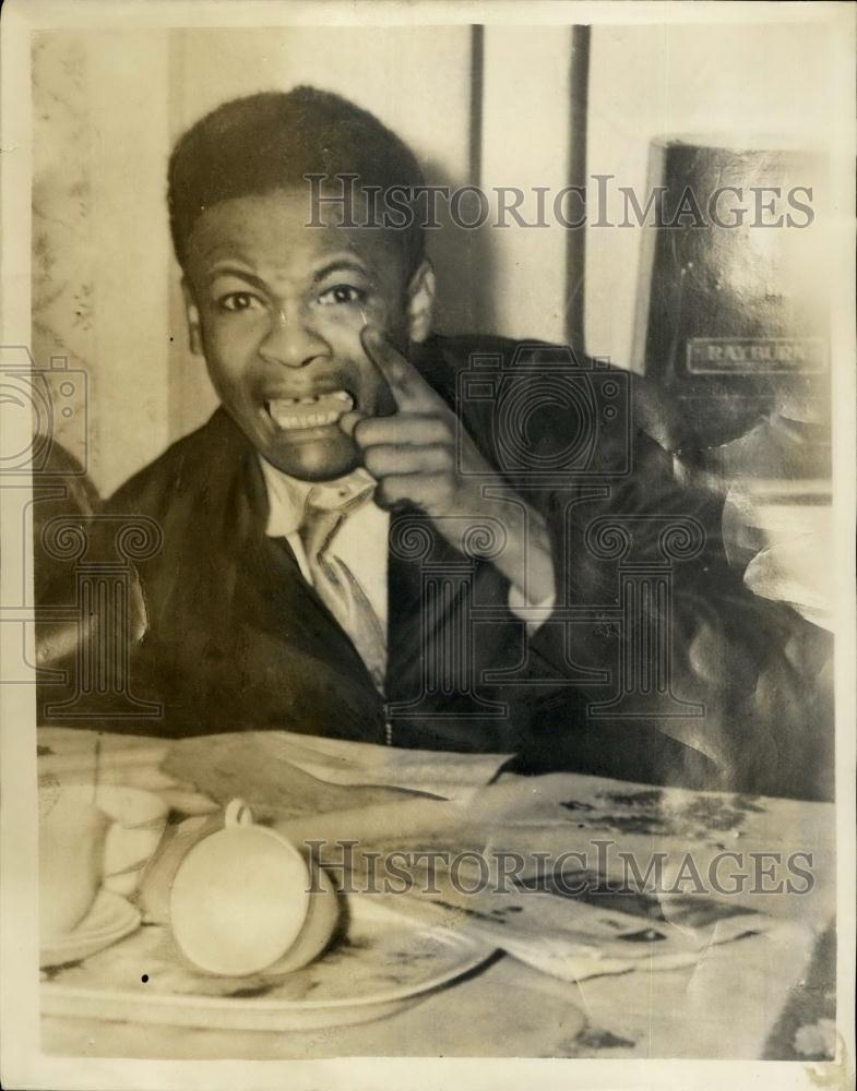 1956 Press Photo Dunston Pryce,Jamaican Labourer - Historic Images