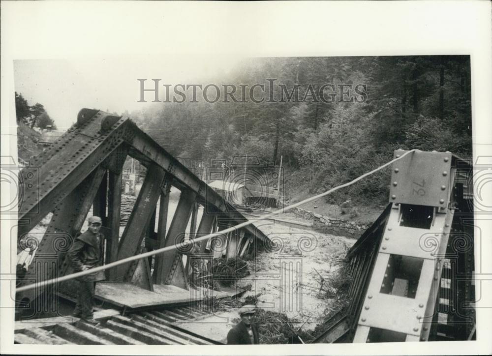 1957 Press Photo River Po Flooding, Northern Italy - Historic Images